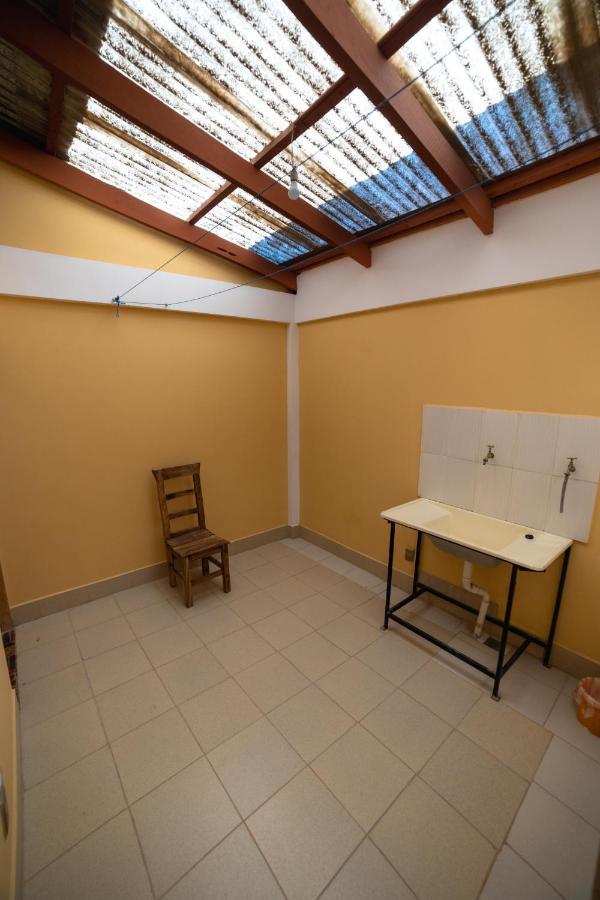 The Little House Aparthotel Uyuni Bagian luar foto
